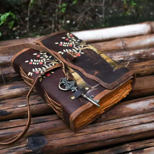 Carnet en cuir Arbre de Vie Mystique, fait main, pour femmes, journal de voyage, carnet de croquis vierge pour notes et grimoires - Product Image 4