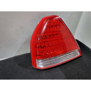 Feu arrière gauche combiné d'occasion OEM 924013B501 pour Centennial - Product Image 3