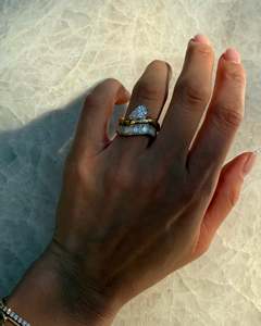 แหวนหมั้นเพชรทรงลูกแพร์ทองคำแท้ 14k เพชรเพาะเลี้ยงในห้องปฏิบัติการ ดีไซน์หรูหรา พร้อมใบรับรอง IGI และลวดลายคลื่น - Product Image 5