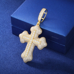 Pendentif Croix Royale Entièrement Sertie de Moissanite en Argent Sterling 925 - Pendentif Croix Moissanite Glacée Style Hip Hop, Pendentif Croix Fait Main - Product Image 4