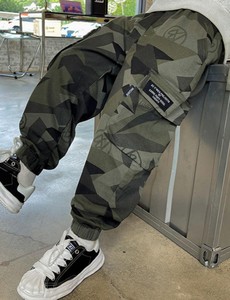 Nouveau pantalon de survêtement camouflage tendance pour garçons, pantalon cargo hip-hop pour grands enfants, idéal pour les voyages en extérieur 2026 - Product Image 3