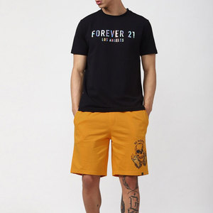 Shorts Bermuda Homme Jaune à Imprimé Crâne, Style Décontracté, Taille Mi-Haute, en Coton Respirant, avec Logo Avant - Product Image 4
