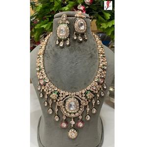 Ensemble collier et boucles d'oreilles élégant en laiton plaqué or de haute qualité, style Polki, pour mariage et soirée, pour femmes - Product Image 1