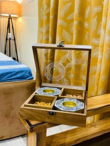 Handmade Polished Solid Wood Square Storage <b>Box</b> and Diwali <b>Hamper</b> with Divided Compartments for Nuts and 2-T Light Candle Holder - Product Image 2
