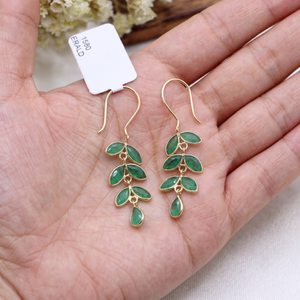 ต่างหูเม็ดมรกตทรงเรขาคณิตประดับเพชรเม็ดเล็กทรงหยดน้ำ งานแฮนด์เมดจาก Memoria Jewels ขายดีที่สุด ทองคำ 18k รับรองโดย IGI - Product Image 6