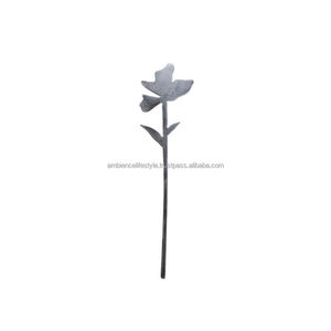 Piquets de jardin en fer élégants pour parterres de fleurs, patio, accessoires décoratifs de support de plantes d'extérieur - Product Image 1