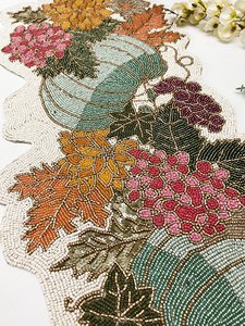 Camino de Mesa con Cuentas y Flores Hecho a Mano para Decoración de Comedor, Bodas, Fiestas y Centro de Mesa para el Hogar A PRECIO ECONÓMICO - Product Image 6