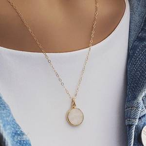 Pendentif Rond Authentique en Pierre de Lune Arc-en-ciel Blanche, Argent 925, Chaîne Fine Vintage, Bijou de Fiançailles Certifié par un tiers - Product Image 4