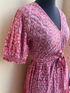 เดรสผ้าฝ้ายพิมพ์ลายบล็อกอินเดียขายดี ชุดเดรสยาวทรงแม็กซี่สำหรับฤดูใบไม้ร่วง เสื้อผ้าผู้หญิง ชุดเดรสผู้หญิงสำหรับฤดูใบไม้ร่วง ราคาโรงงาน - Product Image 4