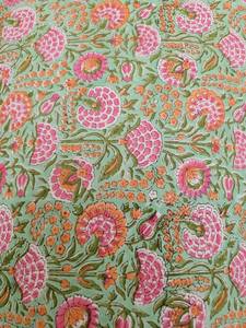 ผ้าฝ้ายแท้ 100% พิมพ์ลายด้วยมือ ระบายอากาศได้ดี ขายดีในปี 2025 เหมาะสำหรับตัดเย็บชุดเด็กผู้หญิง วัสดุเย็บผ้าจากโรงงาน - Product Image 4