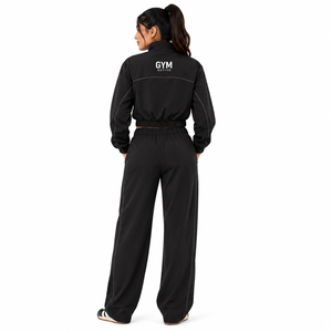 Ensemble de survêtement court noir pour femme, personnalisable avec logo, veste de sport athlétique et pantalon large, 2 pièces, en molleton polyester/coton, pour la gym - Product Image 2
