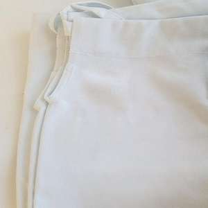 Shorts de karaté en coton premium, durables, à séchage rapide, extensibles, avec logo personnalisé sur le devant, pour arts martiaux, personnalisation de marque - Product Image 4