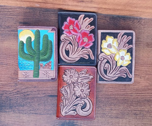 ที่ใส่หนังสือเดินทางหนังดีไซน์ใหม่อุปกรณ์เดินทางอเนกประสงค์แกะสลักด้วยมือสไตล์ตะวันตก - Product Image 5