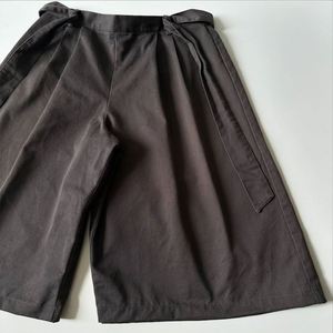 Shorts Bermuda décontractés pour hommes, couleur unie, taille haute, taille élastique, design plissé, tissu tissé - Product Image 2