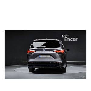 Toyota Sienna 2.5 Híbrida 2WD 2023, 24,968 km, Asientos de Cuero, Cámara Trasera, Volante a la Izquierda - Product Image 4