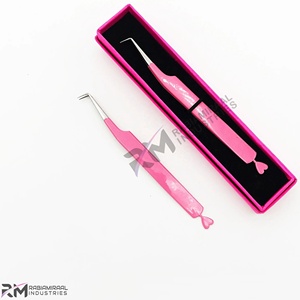 RMI Professional Hot Selling Eco-Friendly Durable Pink Stainless Steel Eyelash Tweezers Heart Design Plain Grip Lash Extension - Product Image 4