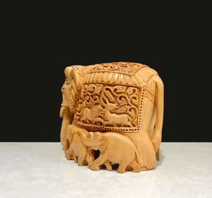 Collection Super Fine de Figurines d'Éléphants en Bois Sculptées à la Main et Écologiques de Nirmala Handicrafts, Statue de Décoration d'Art Moderne - Product Image 2