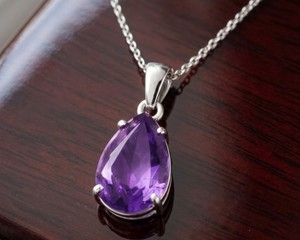 Collar con Colgante de Amatista en Forma de Lágrima, Bañado en Plata Platino, Engaste Minimalista, Joyería de Cristal Curativo de Lujo para Bodas y Fiestas - Product Image 1