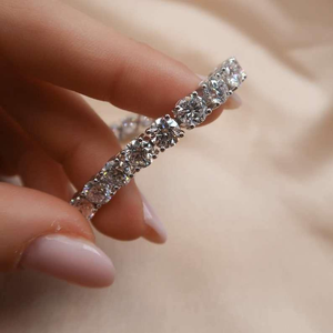 Bracelet tennis en moissanite taille ronde, style diamant étincelant de luxe, bijoux fins, cadeau pour femme, élégant, classique, intemporel - Product Image 1