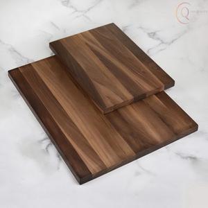 Planche à découper en bois massif pour cuisines professionnelles et domestiques, avec une construction épaisse et une finition naturelle - Product Image 5