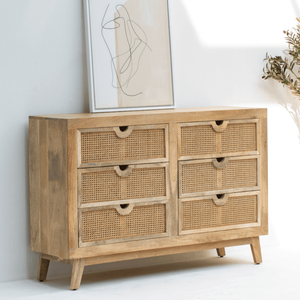 Aparador de Madera y Ratán Vandana Pebble Sierra con Seis Cajones para Interiores de Hogar Modernos y Elegantes - Product Image 1