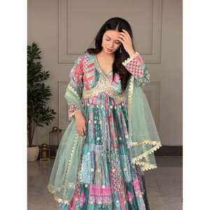 Vestido de Diseñador con Corte Aliya, Pantalón y Dupatta, Elegante para Fiestas Nocturnas - Product Image 2