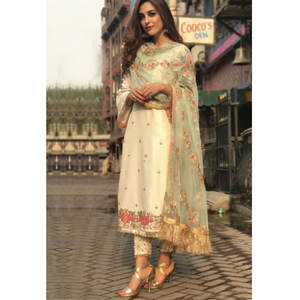 ชุดเสื้อผ้าชาลวาร์ คามีซสุดหรู งานแฮนด์เมด ดีไซน์ล่าสุด ผ้าไหมและผ้าจอร์เจตต์ ในราคาที่เข้าถึงได้ - Product Image 2