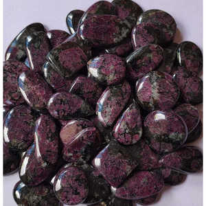 Chakralume Cabochons en Eudialyte Naturelle de Qualité Supérieure, Formes Mixtes, en Vrac |   Bijoux en pierres précieuses polies lisses de couleur rouge foncé noir mat - Product Image 4
