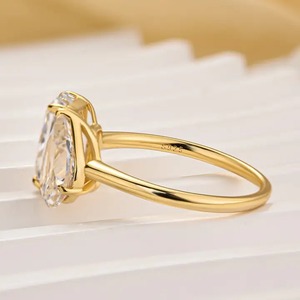 Anillo de compromiso de lujo con diseño clásico de moissanita 925 Toi Et Moi, corte pera radiante, chapado en oro amarillo sobre plata de ley - Product Image 2