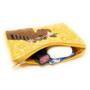 Pochette zippée personnalisée vintage bordeaux, ornée de perles de football, cousue main, écologique, pour le jour du match et les fêtes, faite à la main, blanche - Product Image 6