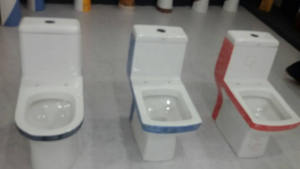 Inodoros montados en la pared de una pieza de cerámica de la mejor calidad, estilo de diseño moderno, urinarios de pie de nivel Premium, baños listos para exportar - Product Image 5