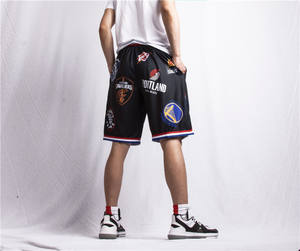 Shorts de sport pour hommes, style urbain, avec chiffres et lettres contrastées, en polyester respirant, pour le basketball et autres sports de balle - Product Image 3