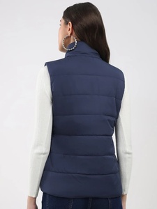 Gilet matelassé bleu marine pour femme, sans manches, fermeture éclair, col montant, vêtement d'extérieur décontracté, longueur normale, couleur unie - Product Image 4
