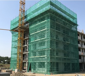 Malla de Plástico Verde Césped para Seguridad en Obras de Construcción, Cobertura de Andamios, Protección y Servicio de Corte - Product Image 5