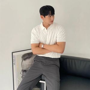 เสื้อโปโลผู้ชายผ้าไอซ์ซิลค์สำหรับฤดูร้อน สไตล์ลำลองธุรกิจ แห้งเร็ว แขนสั้น เหมาะสำหรับตีกอล์ฟ ไม่ต้องรีด - Product Image 4