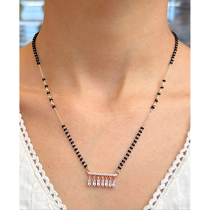 สร้อยคอหิน mangalutra พร้อมลูกปัดสีดำและจี้ CZ สำหรับสตูดิโอแฟชั่น - Product Image 1
