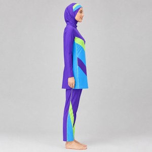 Ensemble de maillot de bain modeste 3 pièces à couvrance intégrale avec manches longues et couvre-tête, taille haute ornée de cristaux - Product Image 2