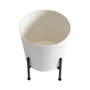 Jarrón de Hierro Cuadrado Vintage Hecho a Mano, Ecológico y de Alta Gama, para Decoración de Interiores, Arreglos Elegantes para Compradores Exigentes - Product Image 2