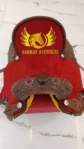 Sillín de caballo occidental personalizado, ligero, de gamuza roja, con acabado rugoso marrón, de cuero genuino, con diseño de tachuelas de cobre, portátil. - Product Image 5