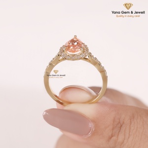 Bague de fiançailles moderne en or massif 14 carats avec diamant CVD cultivé en laboratoire, certifié IGI, 2,00 carats, taille poire, rose vif fantaisie, clarté VS1 - Product Image 4