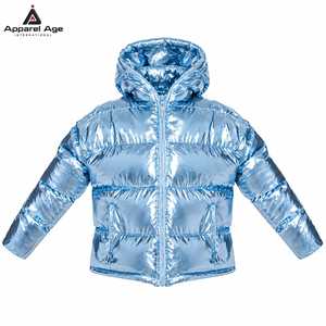 Blouson d'hiver pour femme très tendance, rembourré en duvet brillant, épais et matelassé, imperméable et coupe-vent, avec logo imprimé - Product Image 6