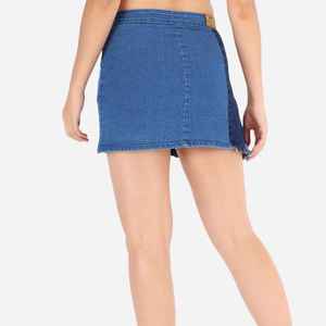 Falda vaquera vintage casual de moda 2026 para mujer, minifalda vaquera de cintura alta con corte en A para chicas, servicio OEM - Product Image 4