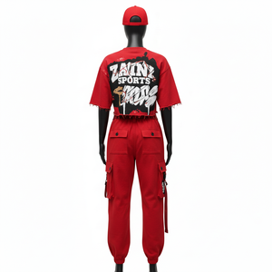 Conjunto de Top Corto y Pantalones Cargo de Felpa de Algodón y Poliéster Suave de 240 GSM con Bordado Rojo y Logotipo Personalizado para Mujer - Product Image 2