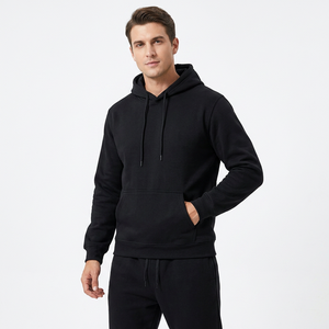 Conjunto Deportivo Unisex con Sudadera con Capucha Negra y Pantalones Cortos con Cordón, Color Sólido, Casual, Ecológico, para Adultos, Invierno - Product Image 4