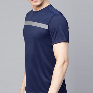 T-shirt de fitness style athlétique, toucher doux, prêt pour l'hiver, en polyester - Product Image 3