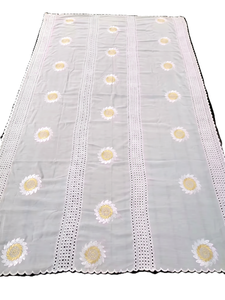 Écharpe légère et respirante en voile de coton pour femme, brodée tournesol, avec panneau en dentelle ajourée, personnalisable OEM ODM - Product Image 5