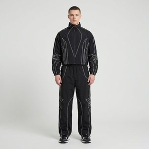Conjunto Deportivo Negro para Hombre, Estilo Racing Personalizado, Chaqueta Cortavientos con Ribetes y Pantalones Holgados, Diseño Retro de Estrellas, Ropa Urbana de Dos Piezas - Product Image 1