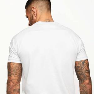 Ensemble décontracté d'été pour homme, t-shirt et short amples à manches courtes, qualité supérieure, personnalisable en usine - Product Image 4