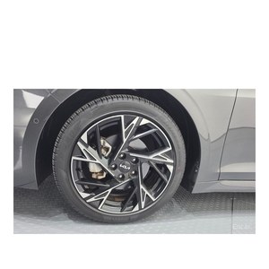 Kia K5 Noblesse 2024 con Volante a la Izquierda, Caja de Cambios Automática, Estándar de Emisiones Euro V, Asientos de Cuero, 32,184 km - Product Image 4