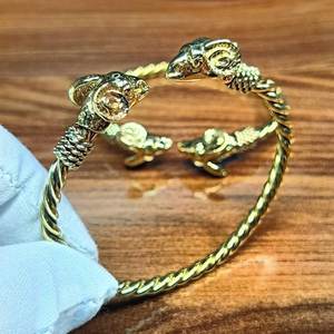 Brazalete rígido unisex chapado en oro con circonitas, diseño vikingo de latón, estilo gitano, tribal, fusion, joyería de moda. - Product Image 2